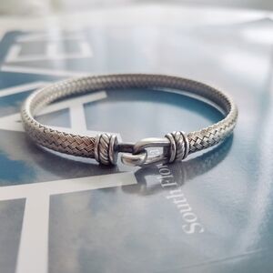 Classic Grande Italian Hook Bangle Bracelet